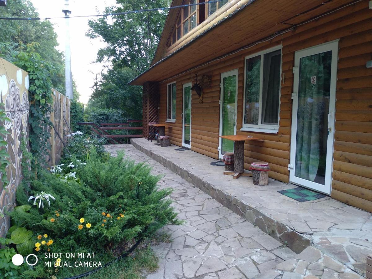 Гостевой Дом "Дача Салтов" Staryy Saltiv Exteriér fotografie